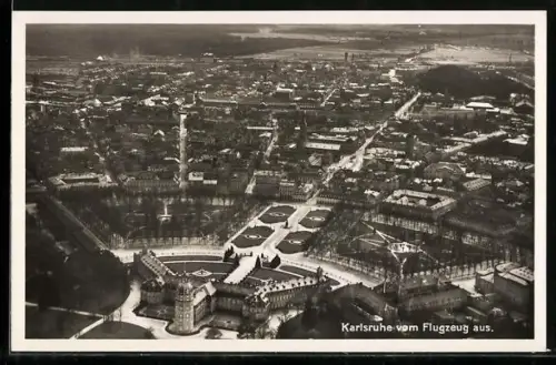 AK Karlsruhe, Blick vom Flugzeug auf Schloss und Stadtgarten