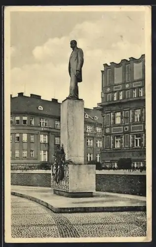 AK Hradec Králové, Pomník pres. Masaryka