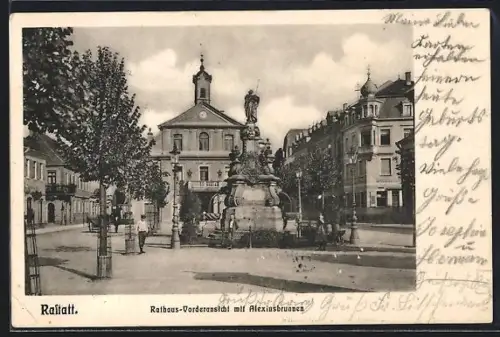 AK Rastatt, Rathaus-Vorderansicht, Alexiusbrunnen