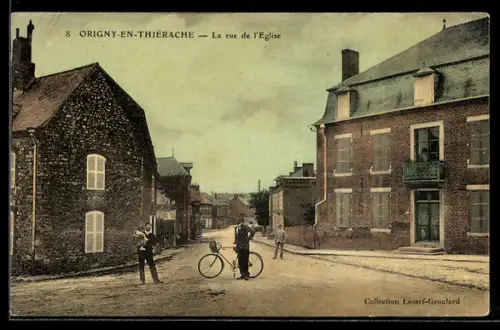 AK Origny-en-Thiérache, La rue de l`Eglise
