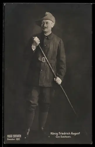 Foto-AK Hugo Erfurth: König Friedrich August von Sachsen in Uniform mit Schutztruppenhut