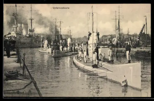 AK Deutsche U-Boote U-7, U-8 und U-9 im Hafen von Wilhelmshaven