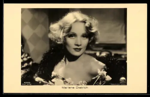 Foto-AK Portrait Schauspielerin Marlene Dietrich
