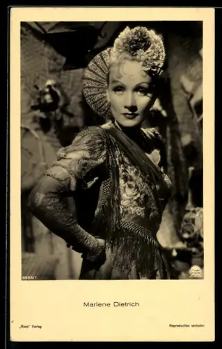 AK Schauspielerin Marlene Dietrich in spanischer Tracht