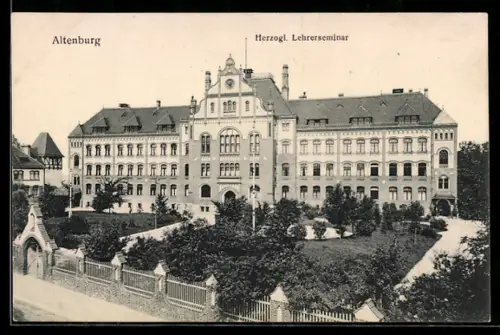 AK Altenburg / S.-A., Herzogl. Lehrerseminar mit Garten