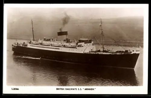 AK Passagierschiff S.S. Arnhem der British Railways aus der Vogelschau