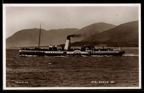 AK Raddampfer P.S. Eagle III vor bergiger Küste, Passagierschiff
