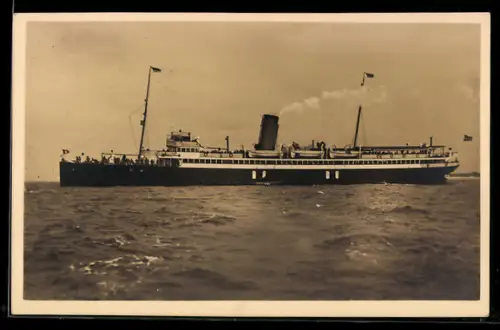 AK Turbinen-Dampfer Kaiser beim Ausschiffen der Passagiere, Passagierschiff