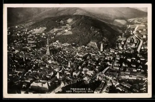 AK Freiburg i. B., Luftaufnahme vom Flugzeug aus