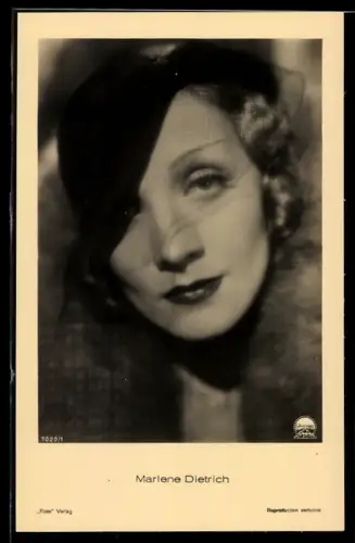 AK Schauspielerin Marlene Dietrich mit schwarzem Hut