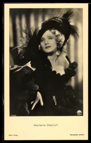 AK Schauspielerin Marlene Dietrich mit Federn am Hut