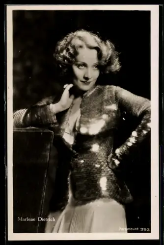 AK Schauspielerin Marlene Dietrich in Jacke