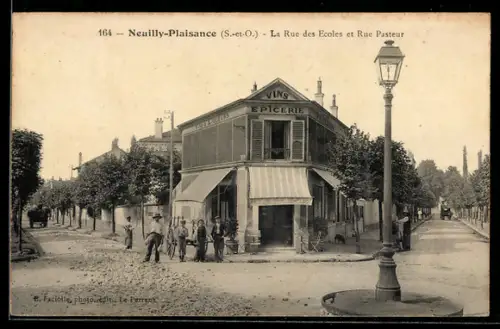 AK Neuilly-Plaisance /S.-et-O., La Rue des Ecoles et Rue Pasteur