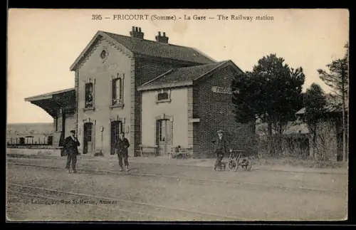 AK Fricourt /Somme, La Gare