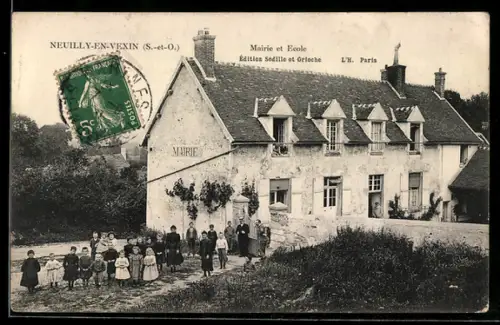 AK Neuilly-en-Vexin /S.-et-O., Mairie et Ecole