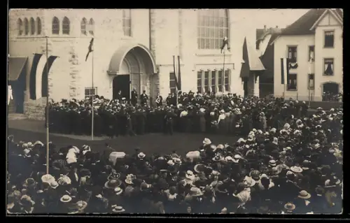 Foto-AK Singen, EInweihung der neuen evang. Kirche 1913