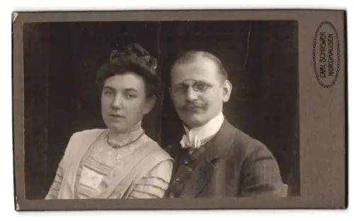 Fotografie Carl Schilleck, Nordhausen, Töpferstrasse 1, Elegantes Paar im Porträt