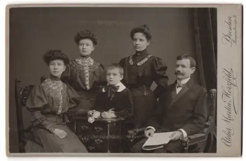 Fotografie Martin Herzfeld, Dresden, Pragerstrasse 7, Familienporträt mit fünf Personen
