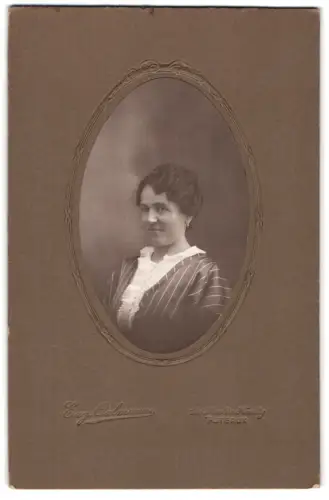 Fotografie Eug. Oulmann, Puteaux, 146 Rue De Neuilly, Porträt einer Dame