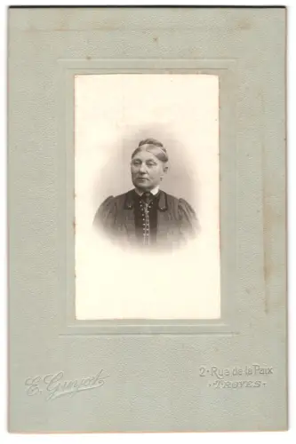 Fotografie E. Guyot, Troyes, Rue de la Paix 2, Porträt einer älteren Frau