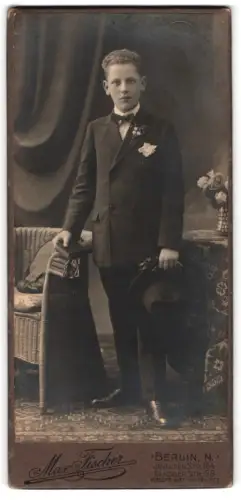 Fotografie Max Fischer, Berlin, Invalidentrasse 164, Porträt eines Jugendlichen mit Hut