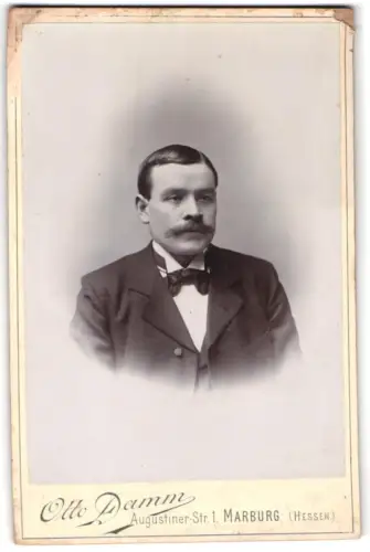 Fotografie Otto Damm, Marburg, Augustiner-Str. 1, Porträt eines Herren