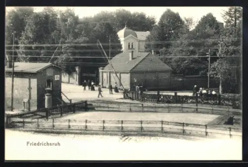 AK Friedrichsruh, Am Bahnübergang, Bahnhof