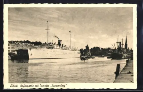 AK Lübeck, Hafenpartie mit Dampfer Tannenberg