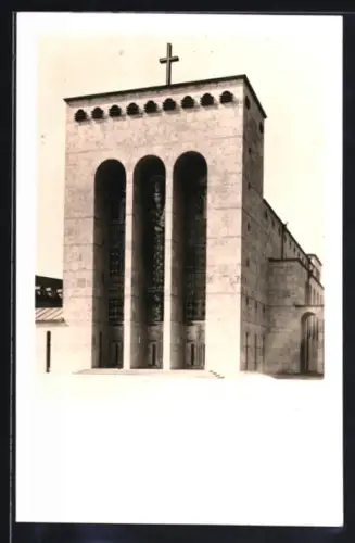 AK Frankfurt-Bockenheim, Portal der kath. Frauenfriedenskirche, Zeppelin-Allee 99