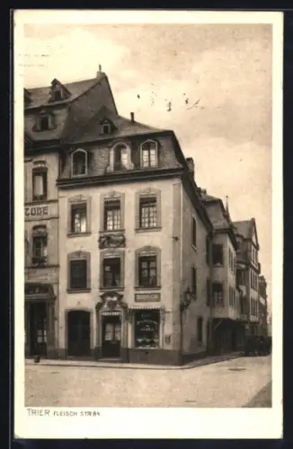 AK Trier, Fleischstrasse 84, Strassenszene mit Café