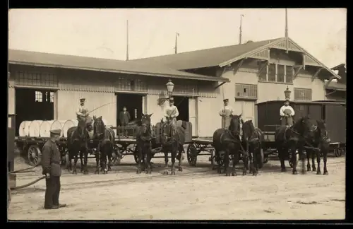 Foto-AK Flensburg, Arbeiter der Spedition Feldmühl