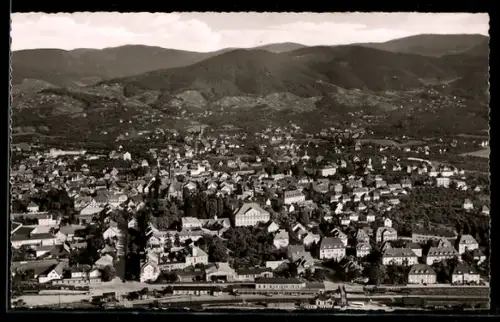 AK Bühl im Baden, Panoramaansicht des Ortes mit umliegenden Bergen