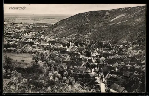 AK Neuweier, Ortsansicht mit Weinbergen