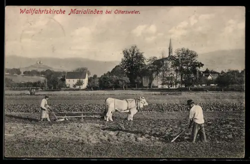 AK Marialinden bei Ottersweier, Wallfahrtskirche, Bauern bei der Feldarbeit
