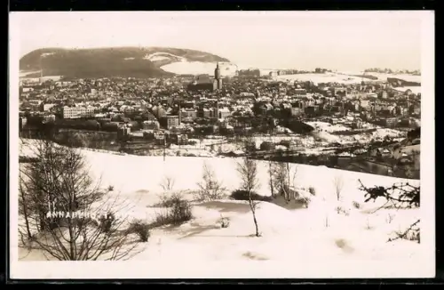 AK Annaberg /Erzg., Teilansicht mit Kirche im Winter
