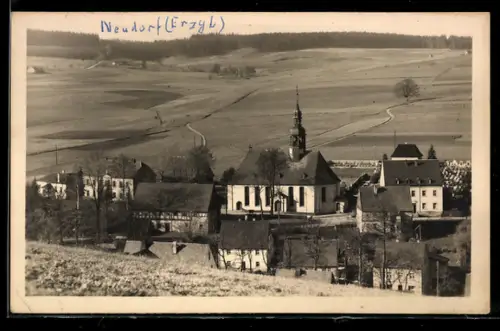 AK Neudorf /Erzgb., Ortspartiemit Kirche