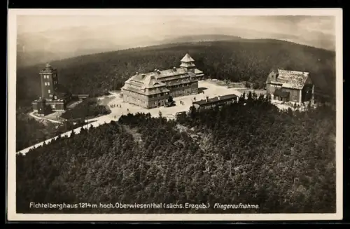 AK Fichtelberg /Oberwiesenthal, Hotel Fichtelberghaus, Fliegeraufnahme
