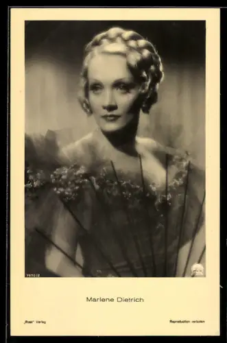 AK Portrait Schauspielerin Marlene Dietrich
