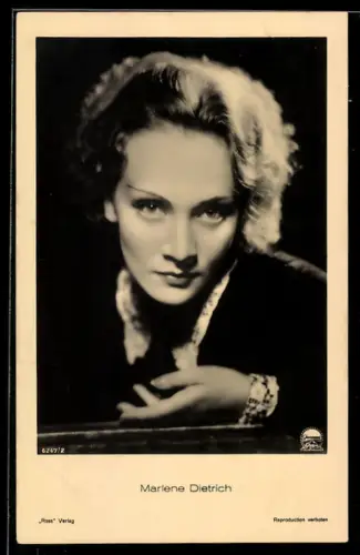 AK Schauspielerin Marlene Dietrich im Porträt