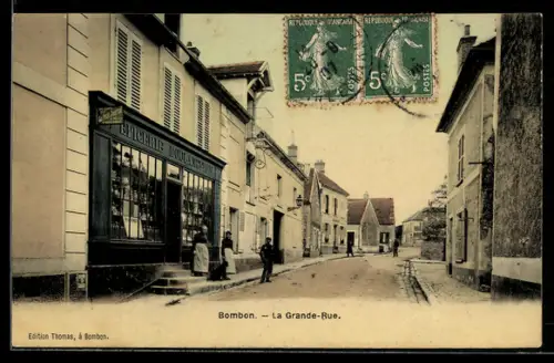 AK Bombon, La Grande Rue