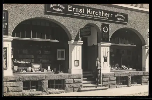 Foto-AK Calw, Partie vor Buchhandlung, Inh. Ernst Kirchherr
