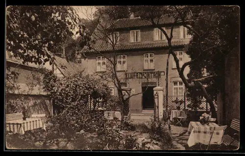 AK Lauenburg a. Elbe, Gästebereich mit Grünanlagen im Bahnhofs-Hotel