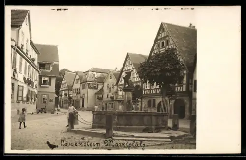 Foto-AK Löwenstein, Partie am Marktplatz mit Brunnen