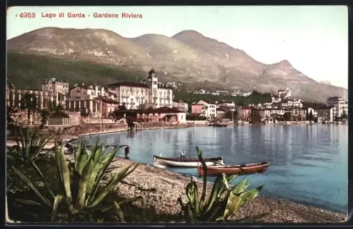 AK Gardone Riviera, Blick zum Ort, Ruderboote