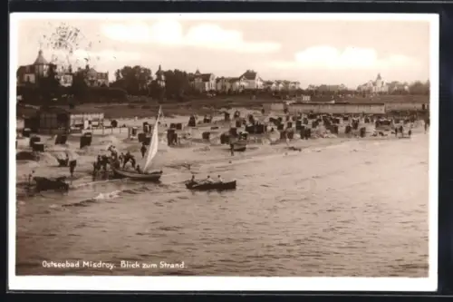 AK Misdroy, Blick zum Strand, Strandkörbe, Segelboot am Ufer
