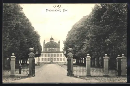 AK Fredensborg, Slot