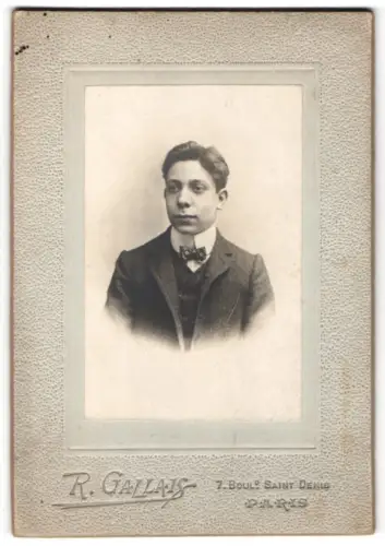 Fotografie R. Gallais, Paris, 7. Boul. Saint Denis, Porträt eines jungen Mannes