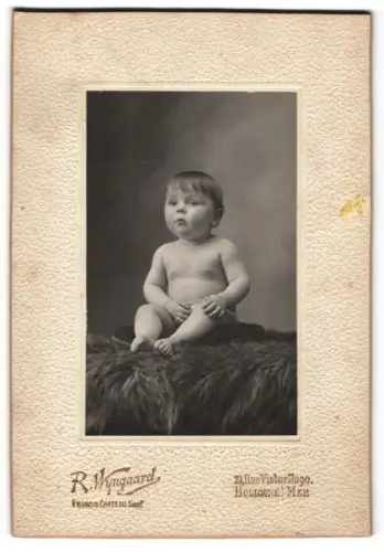 Fotografie R. Wyngaard, Boulogne-sur-Mer, Rue Victor Hugo 21, Porträt eines kleinen Kindes