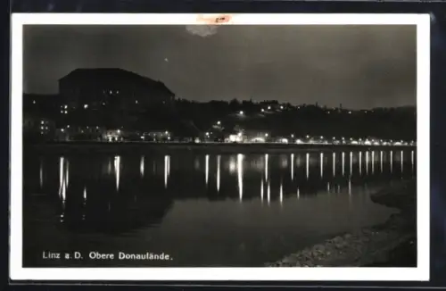 AK Linz a. d. D., Obere Donaulände bei Beleuchtung