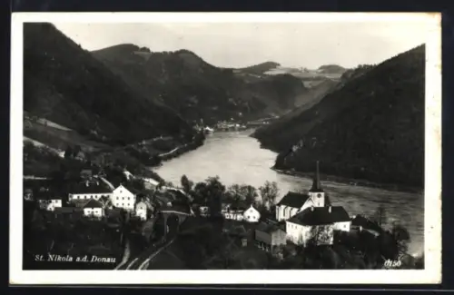 AK St. Nikola a. d. Donau, Teilansicht mit Kirche